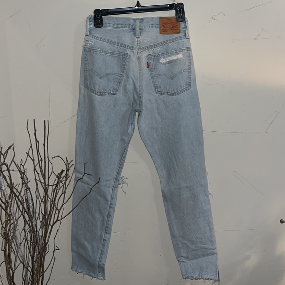 Vintage Levi’s 501 button up skinny light wash Distressed size 24